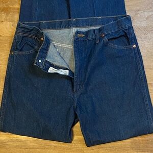 Wrangler Men's Indigo Relaxed Straight Jeans